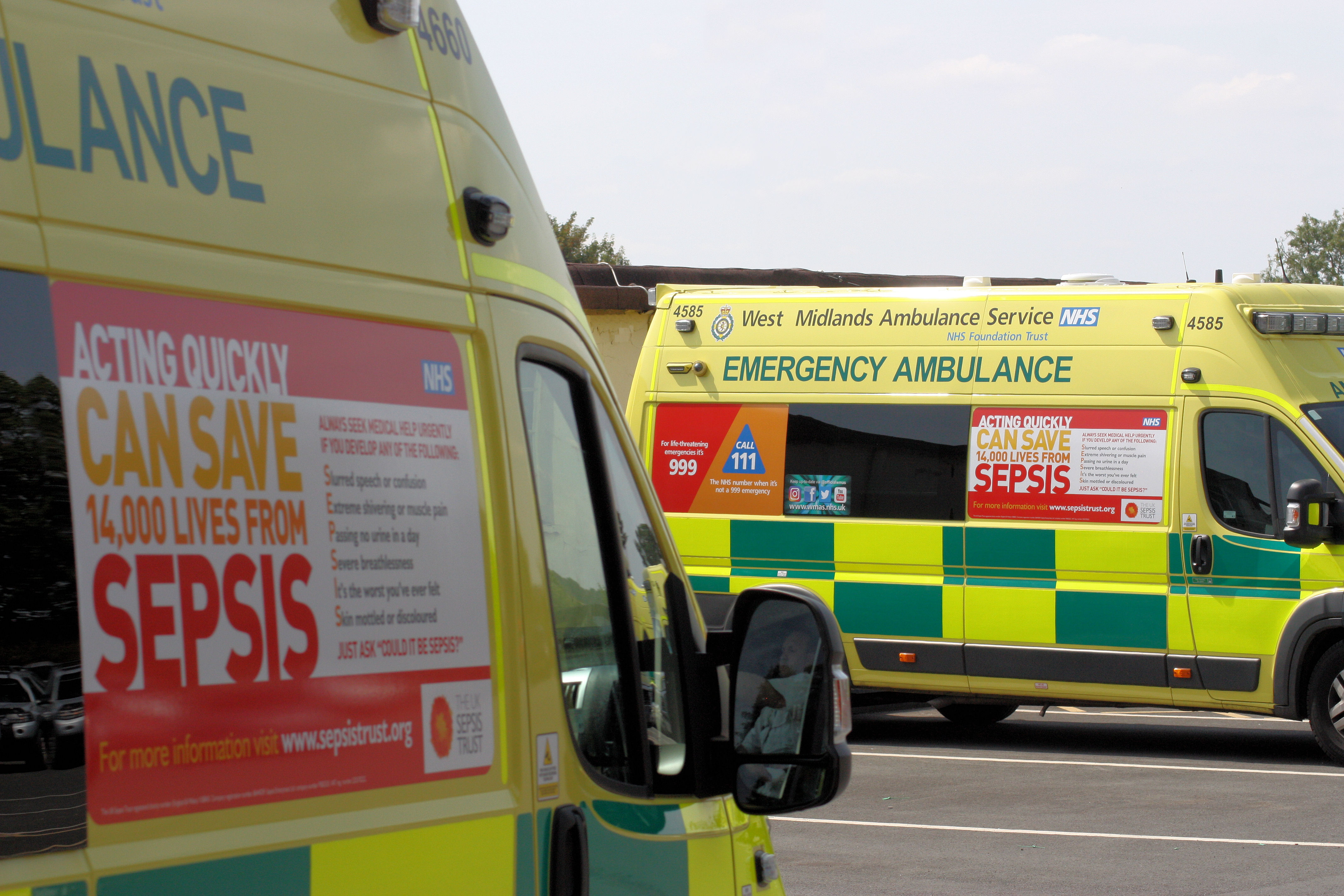 nhs ambulance jobs