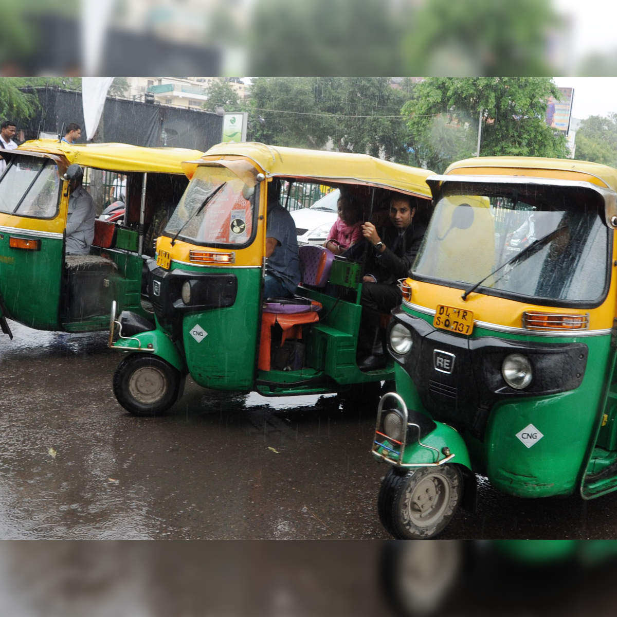 second hand auto rickshaw price in delhi