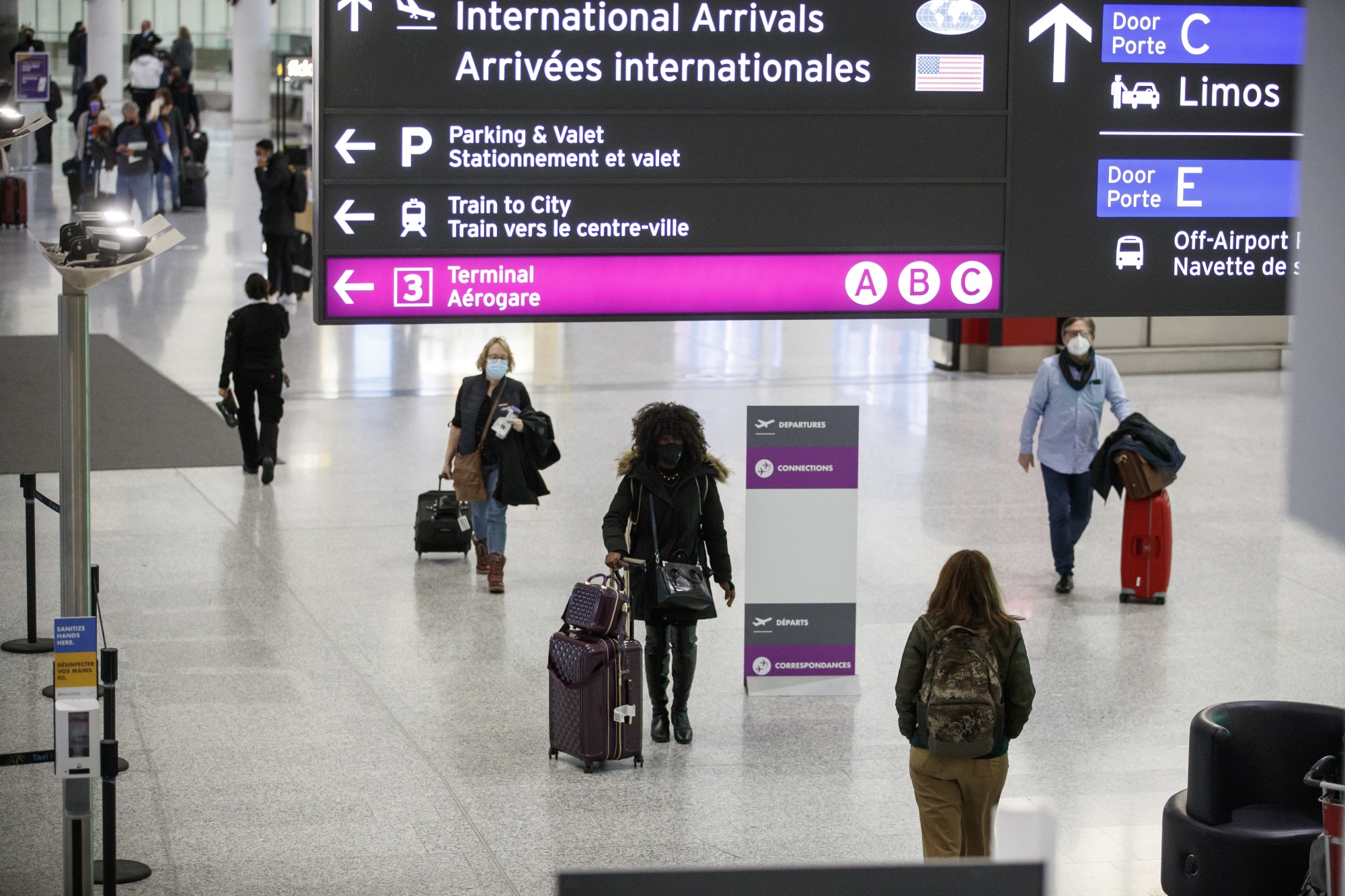 arrival time toronto pearson airport