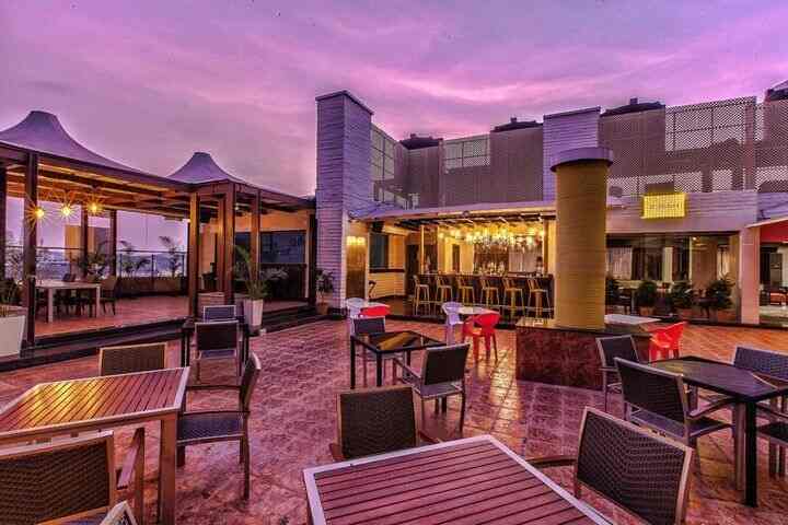 pubs in electronic city phase 1