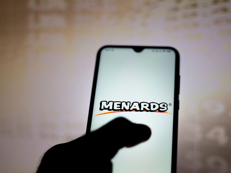 menards open on thanksgiving