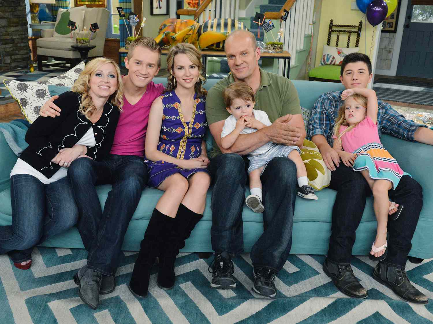 cast of good luck charlie