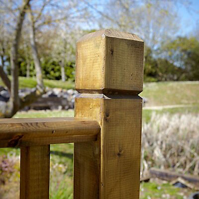 b and q fence post