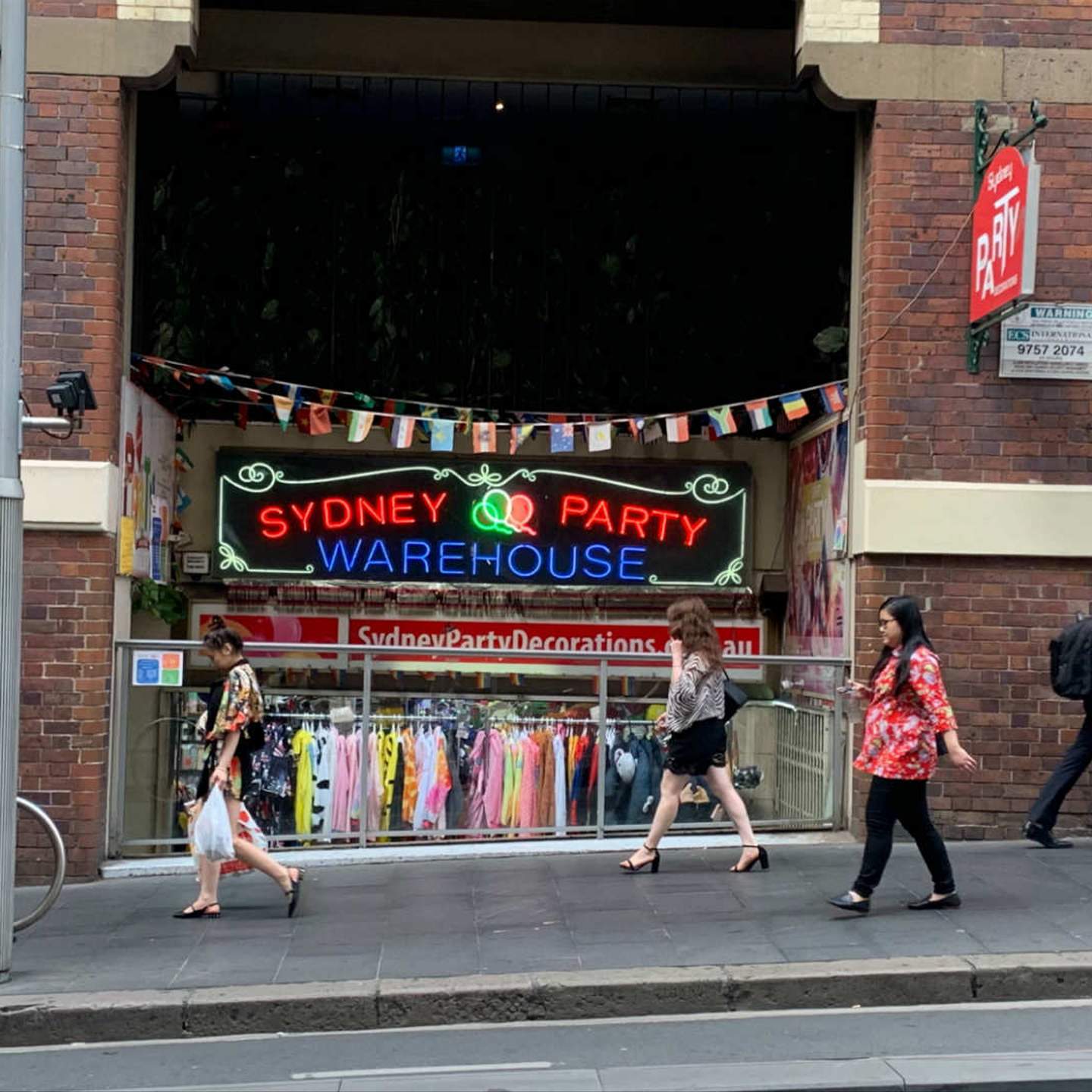 sydney party decorations - mascot mega shop