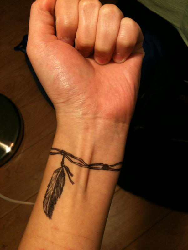 bracelet feather tattoo