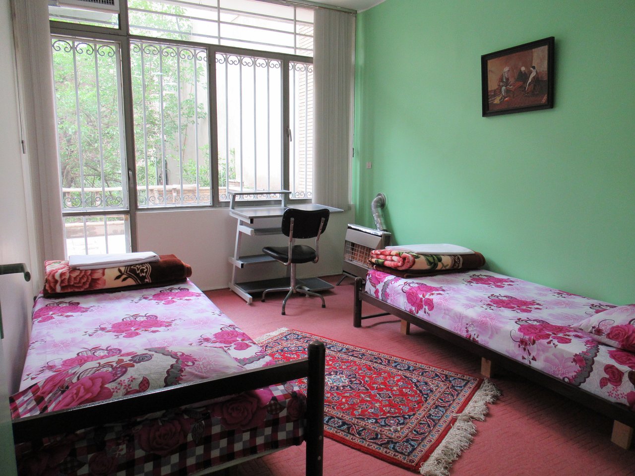 cozy hostel tehran