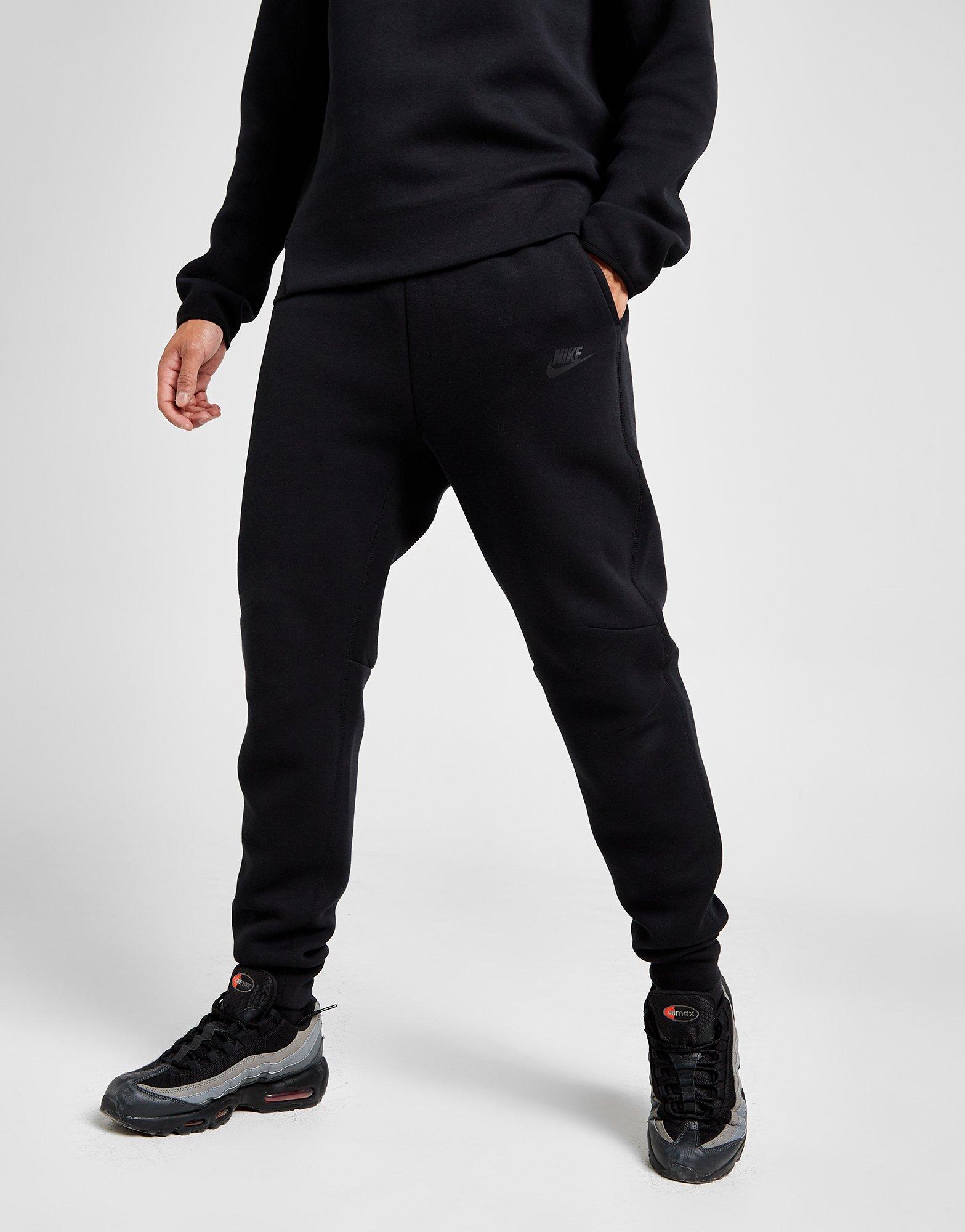 tech fleece joggers black