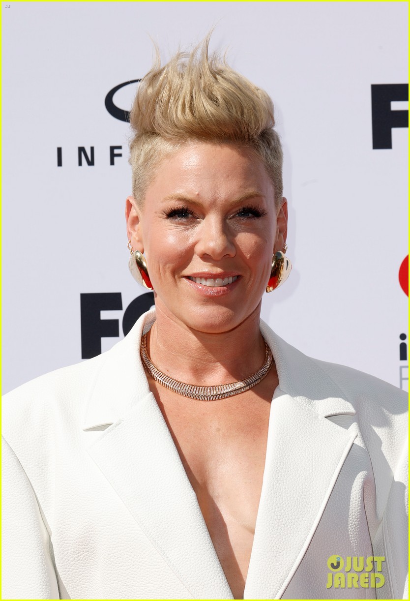 singer pink hairstyles 2023