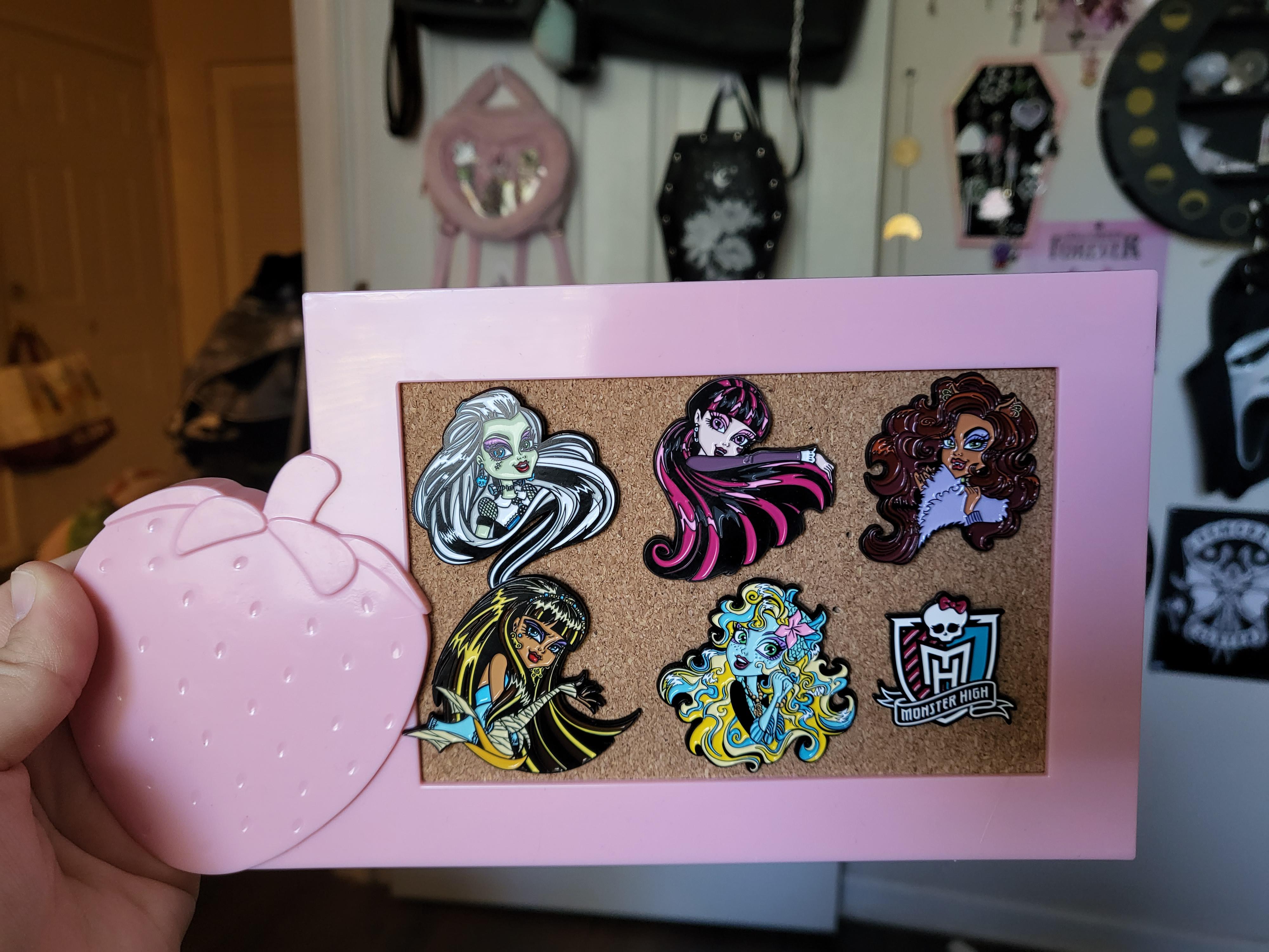 monster high pin