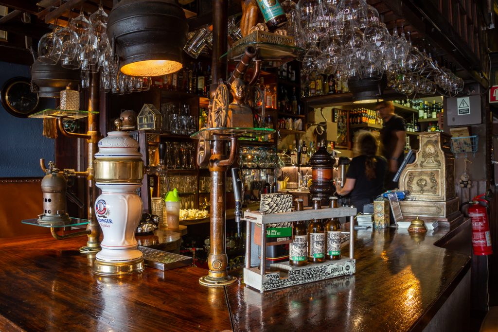 irish pubs in porto