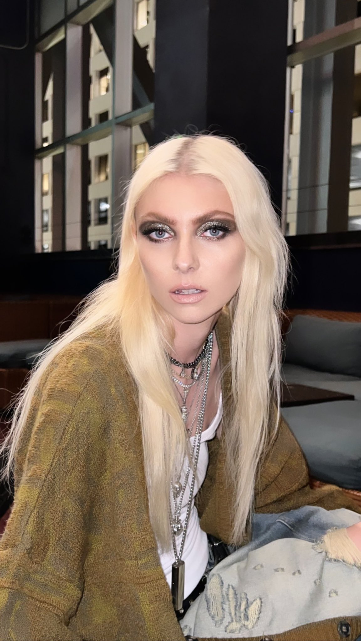 taylor momsen 2023