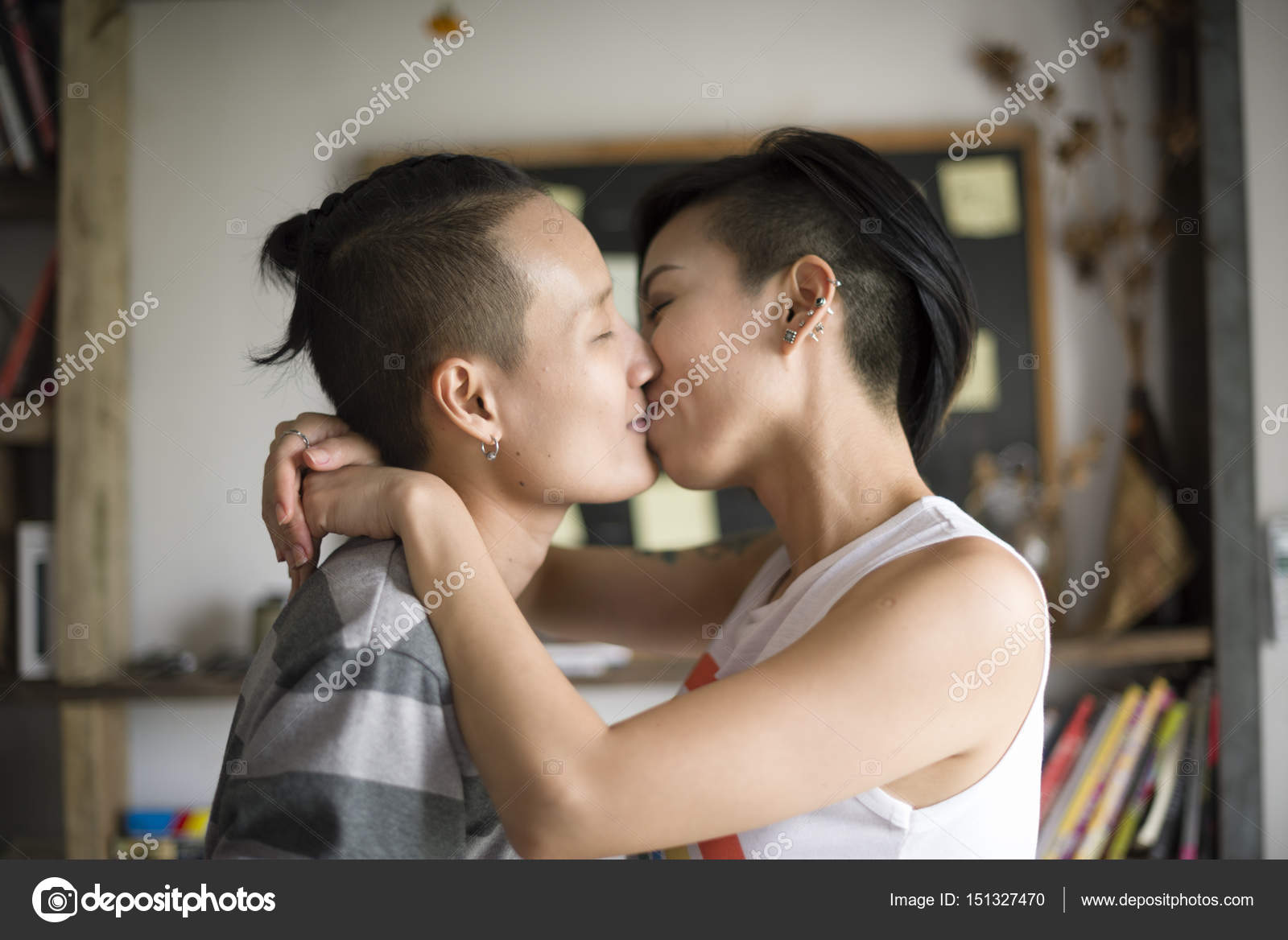 asian lez kiss