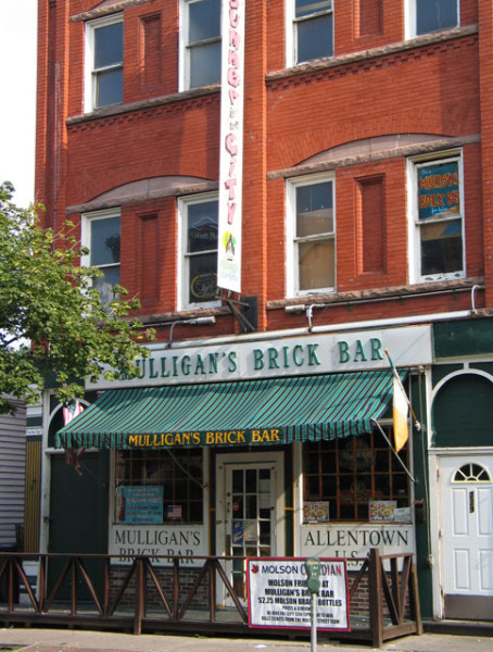 mulligans brick bar buffalo