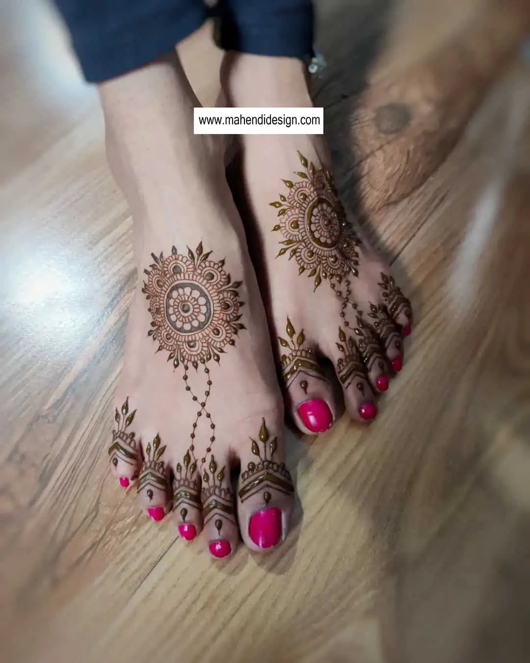 foot mehndi design simple