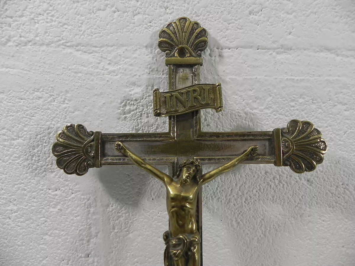 crucifix ancien