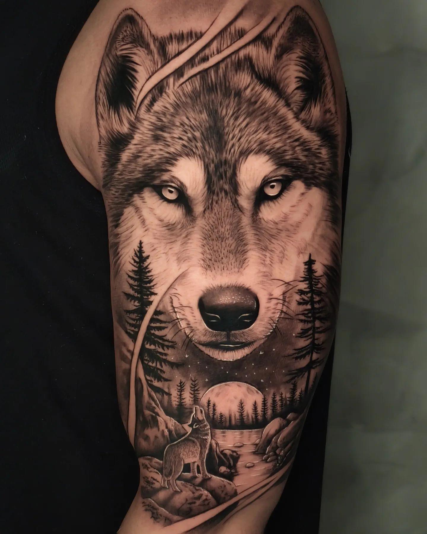 tatuaje de lobo en el brazo