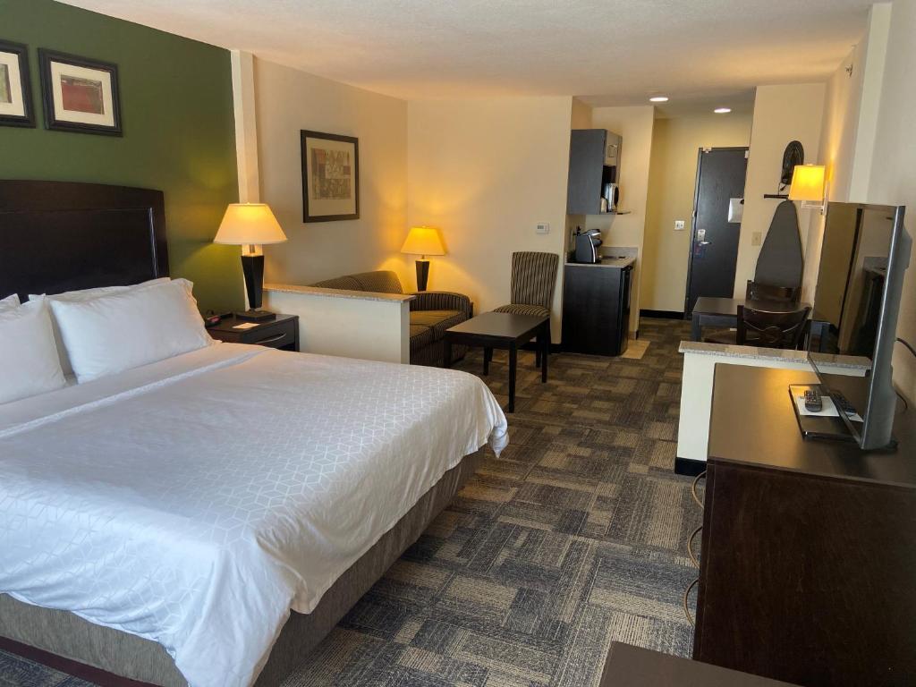 holiday inn express pekin il