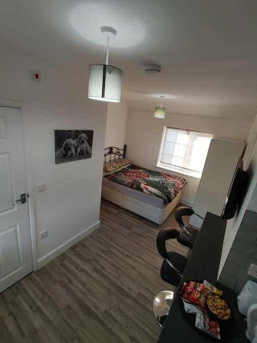 studio flat to let in enfield