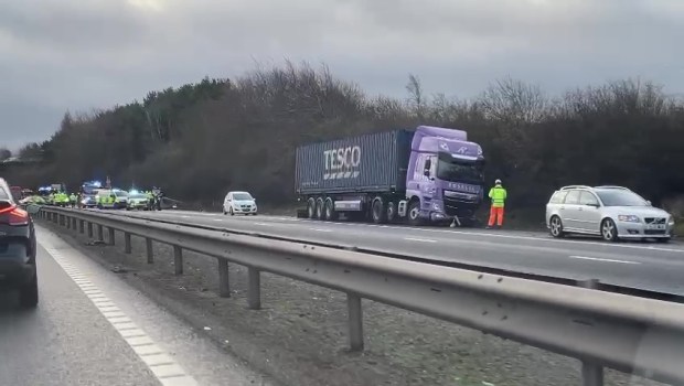 accident on m8 today