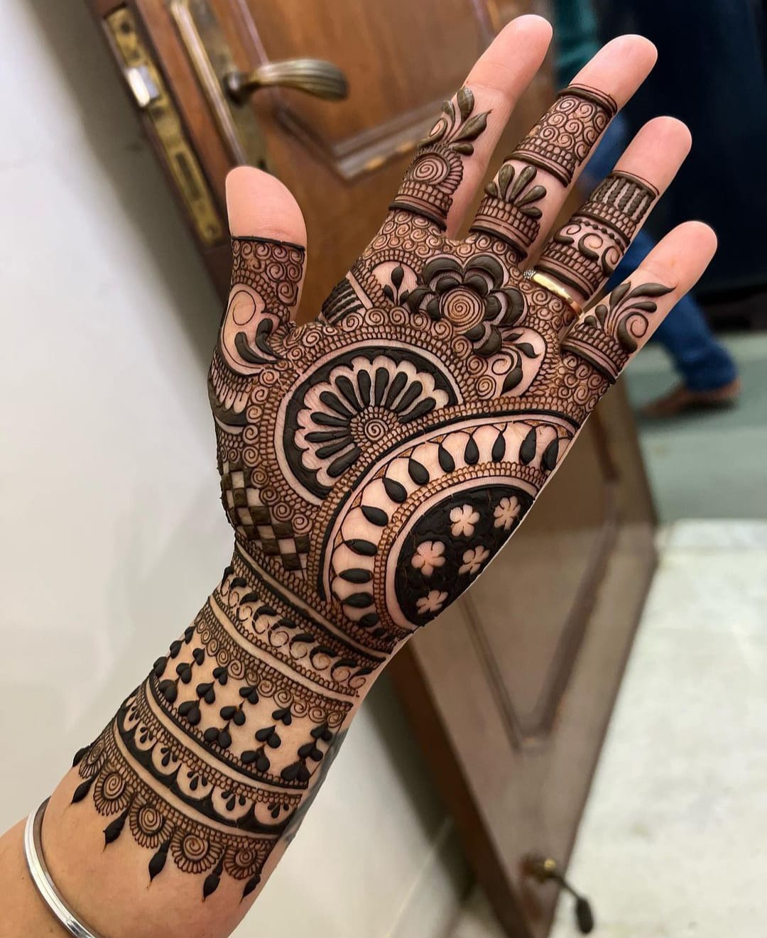 mehndi images front hand