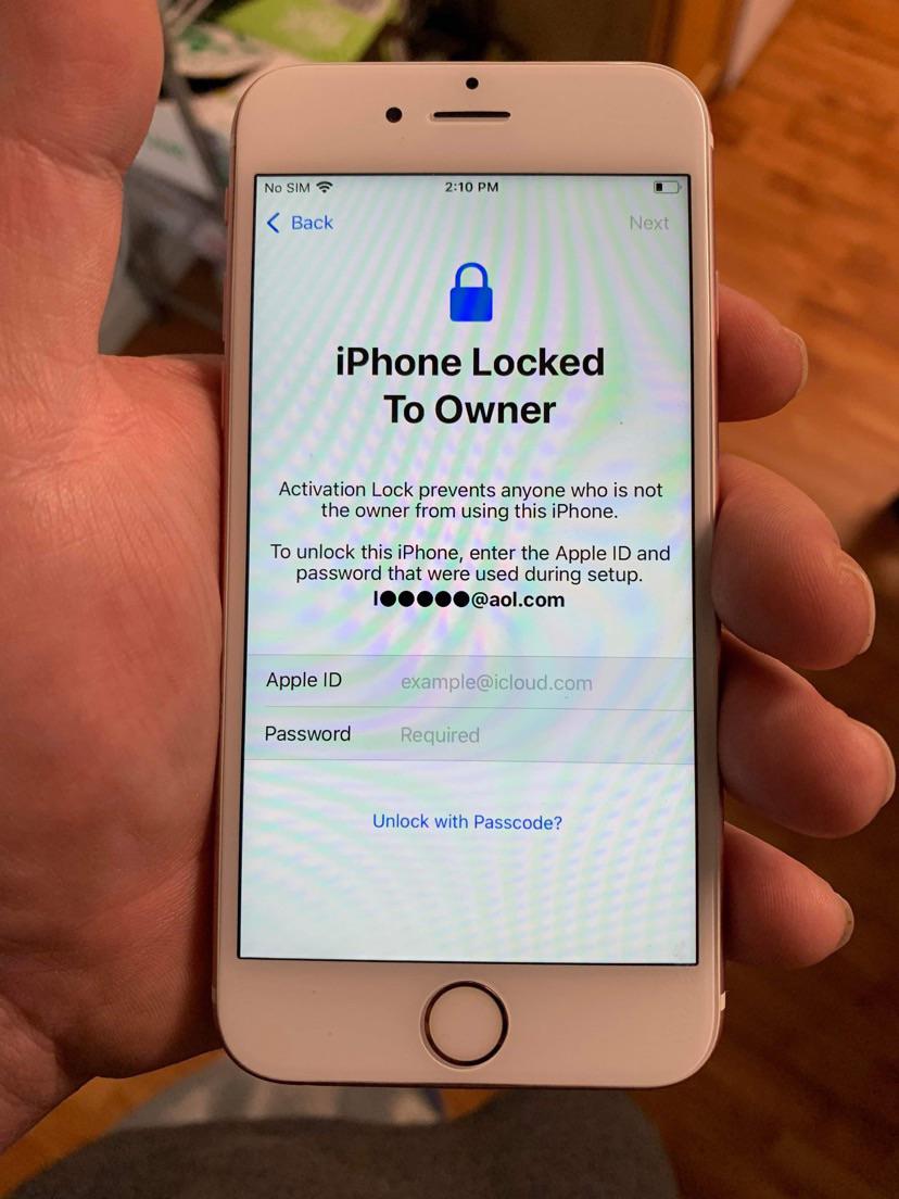 bought an iphone that is icloud locked