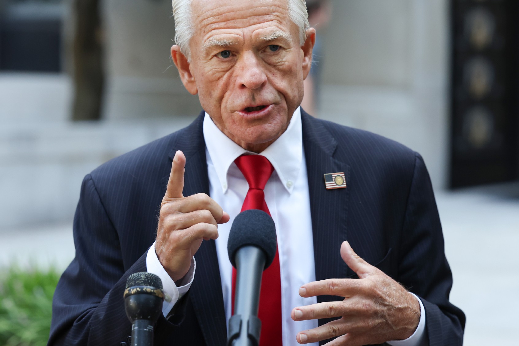 peter navarro heckled