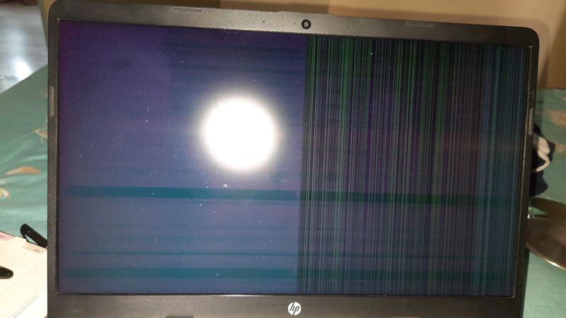 hp laptop screen blinking