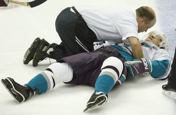 paul kariya hit