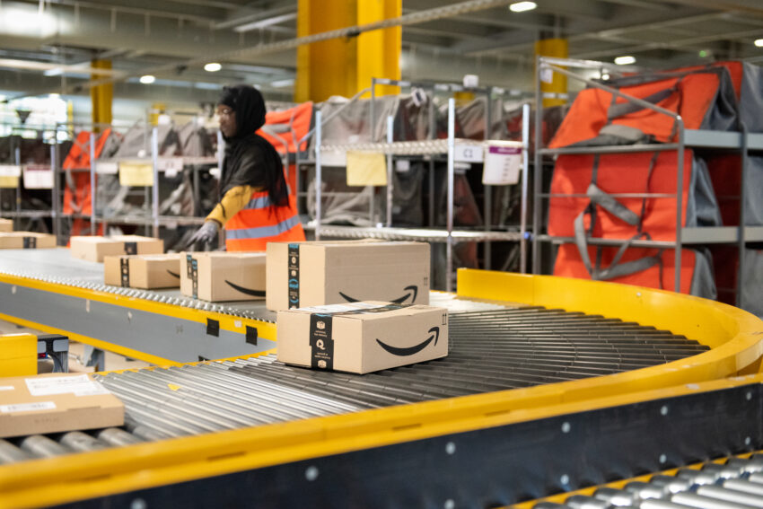 amazon warehouse jobs wakefield