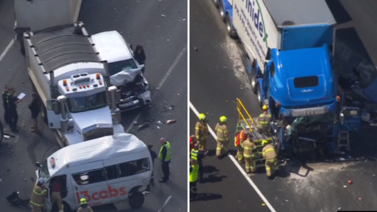 truck crash monash freeway