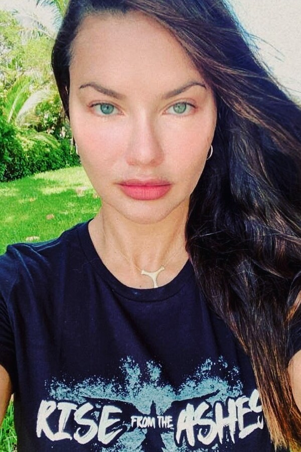 adriana lima 2020