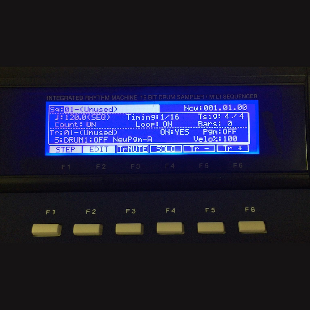 akai mpc 2000 display