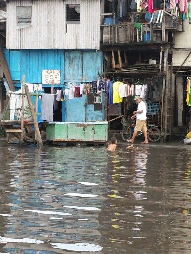 high tide in manila