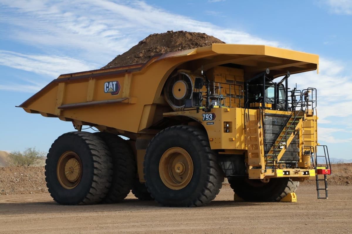 793 cat dump truck