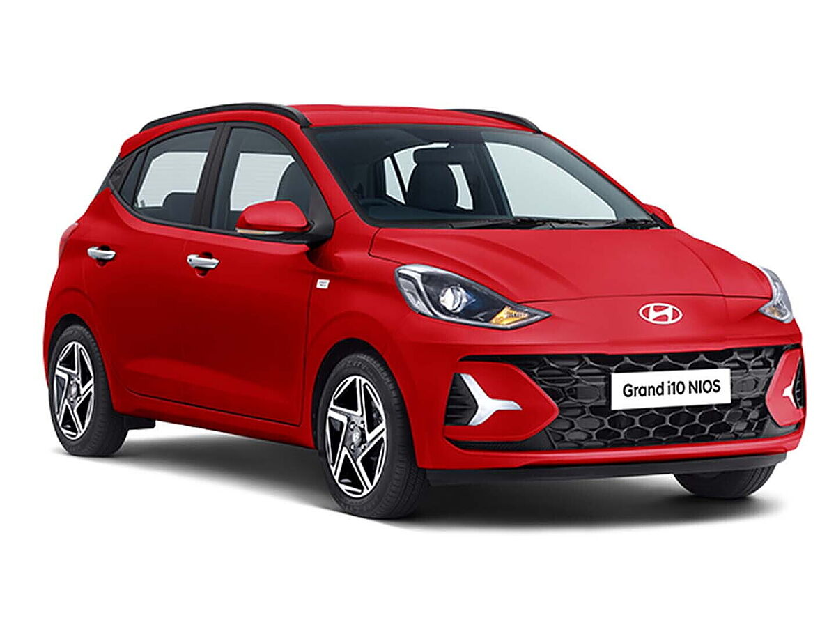 hyundai i10 on road price in kolkata