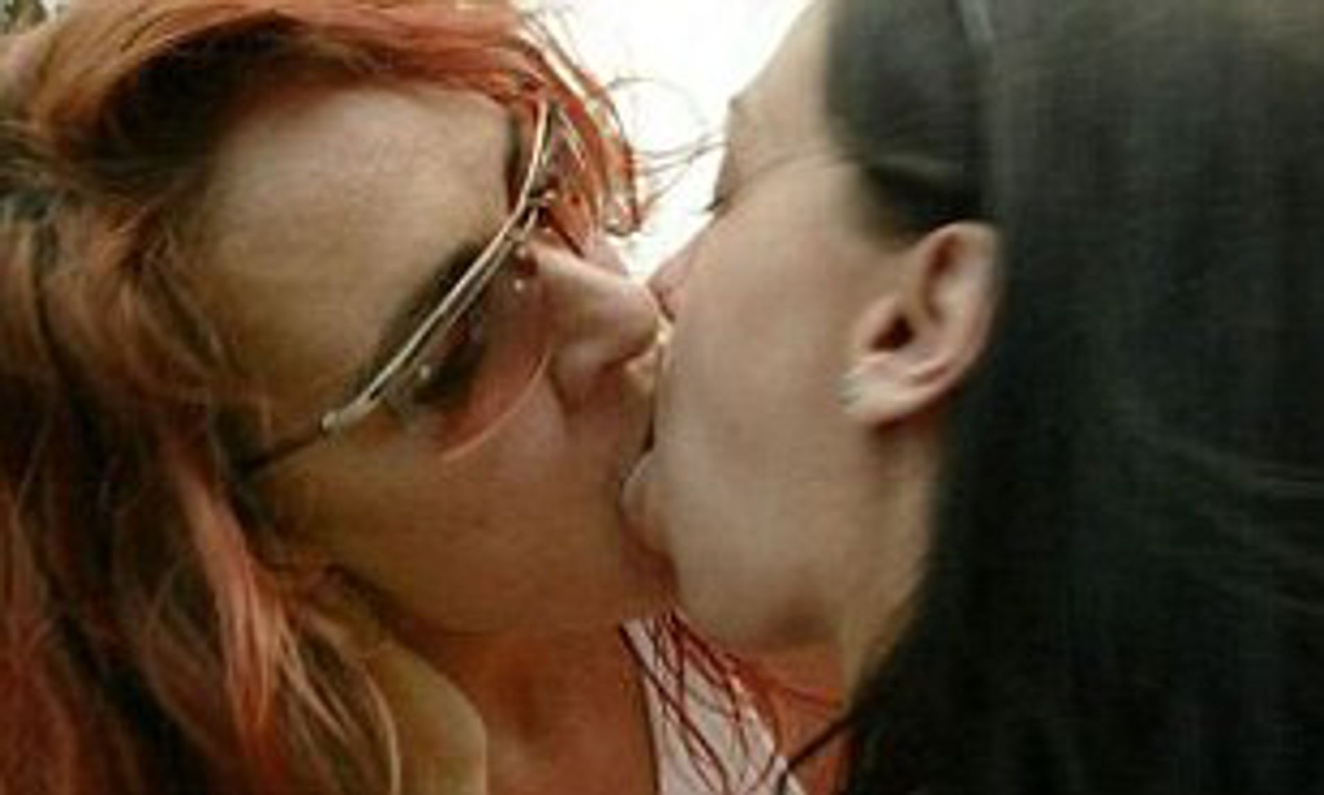 brazilian lesbian kissing