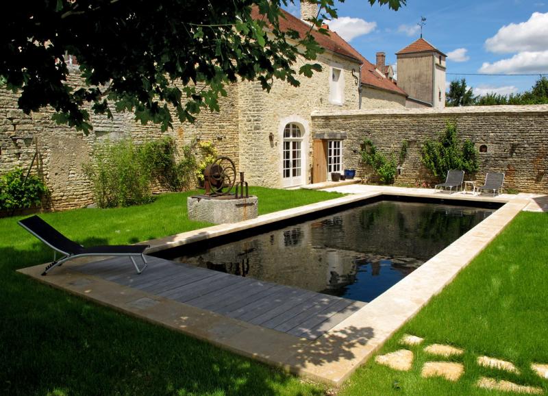 burgundy holiday rentals