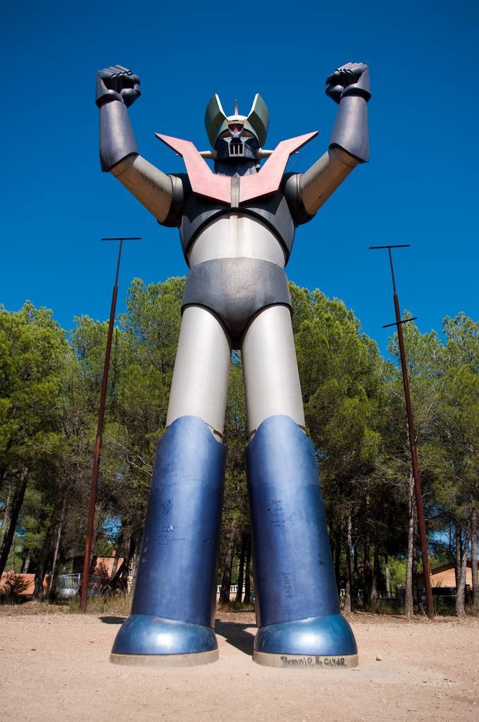 mazinger z statue japan