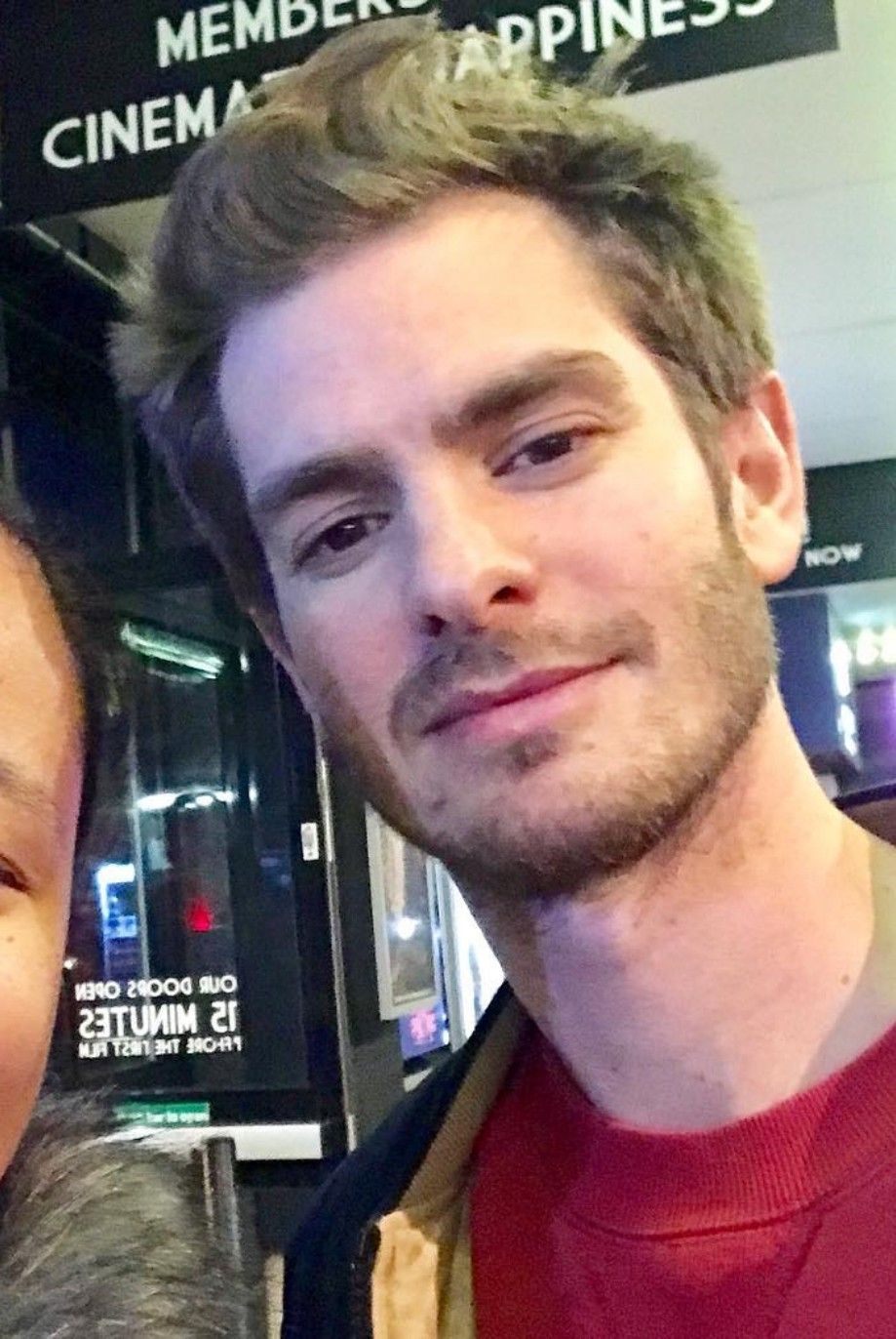 andrew garfield selfie