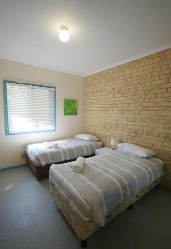 coolum budget accommodation