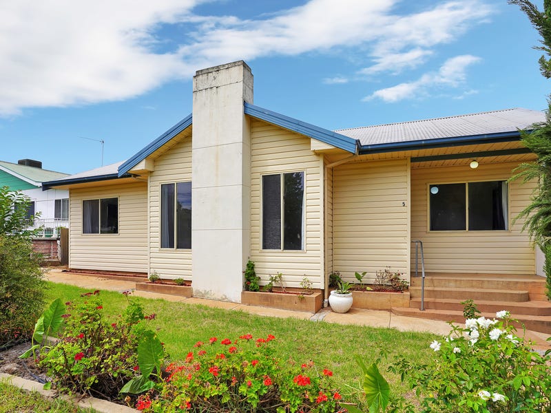 cowra property for sale