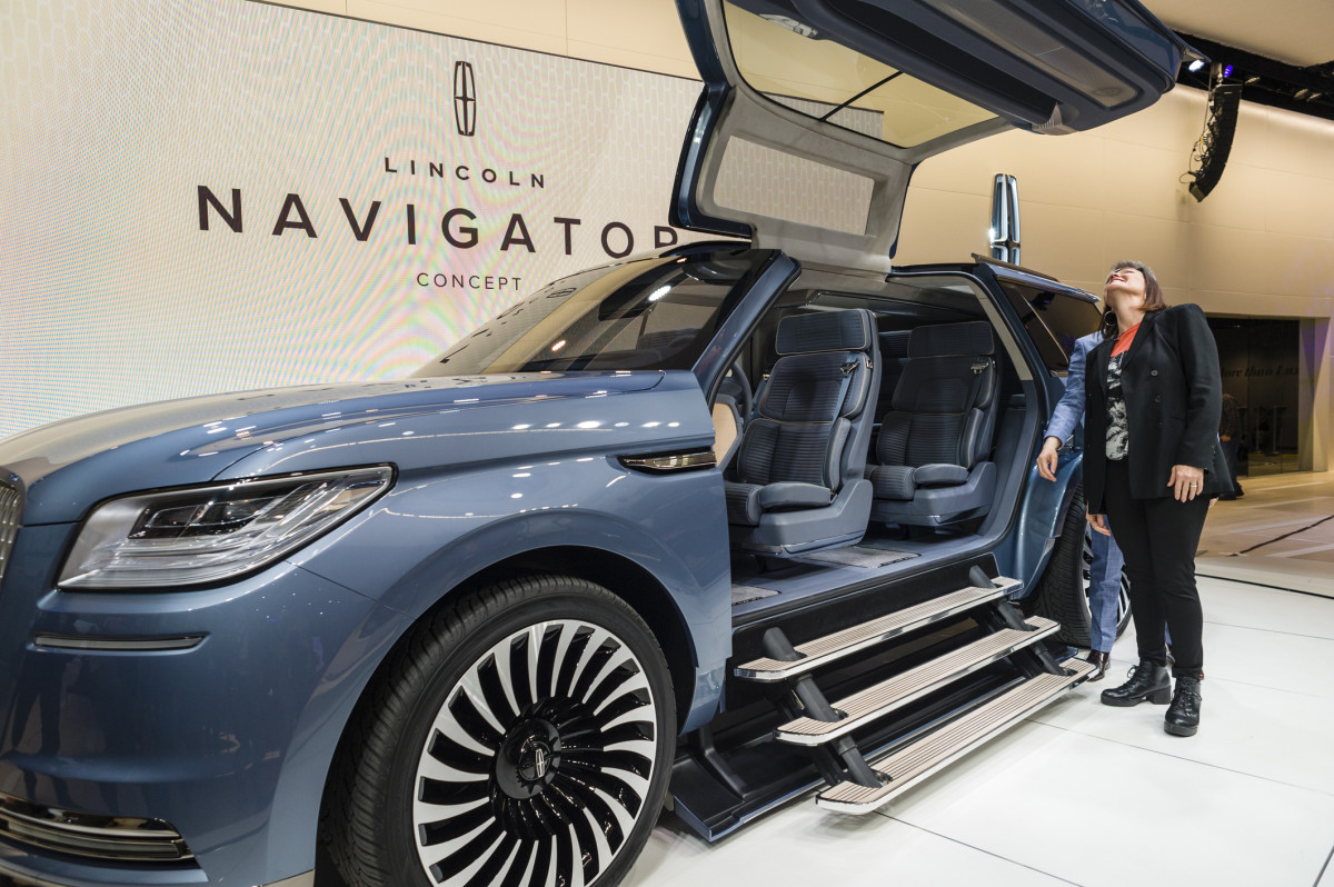 lincoln navigator luxury suv