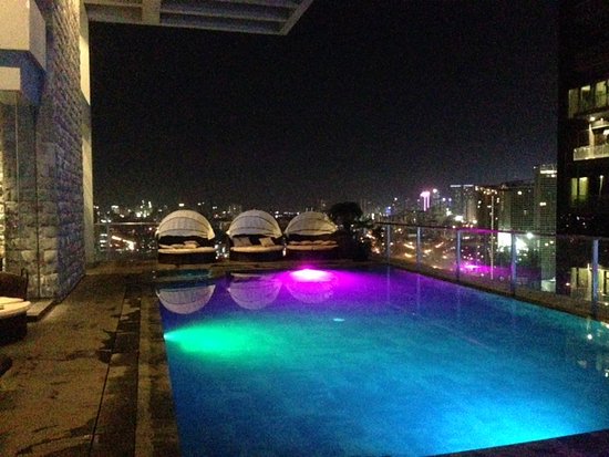 city garden grand hotel makati rooftop bar