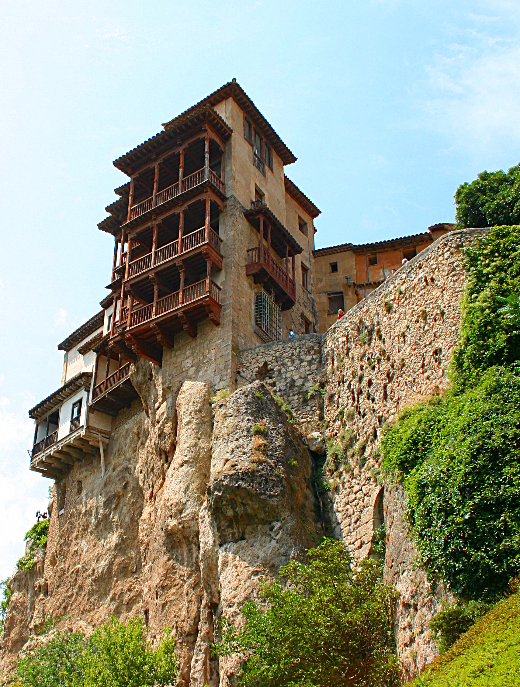 hanging houses spain