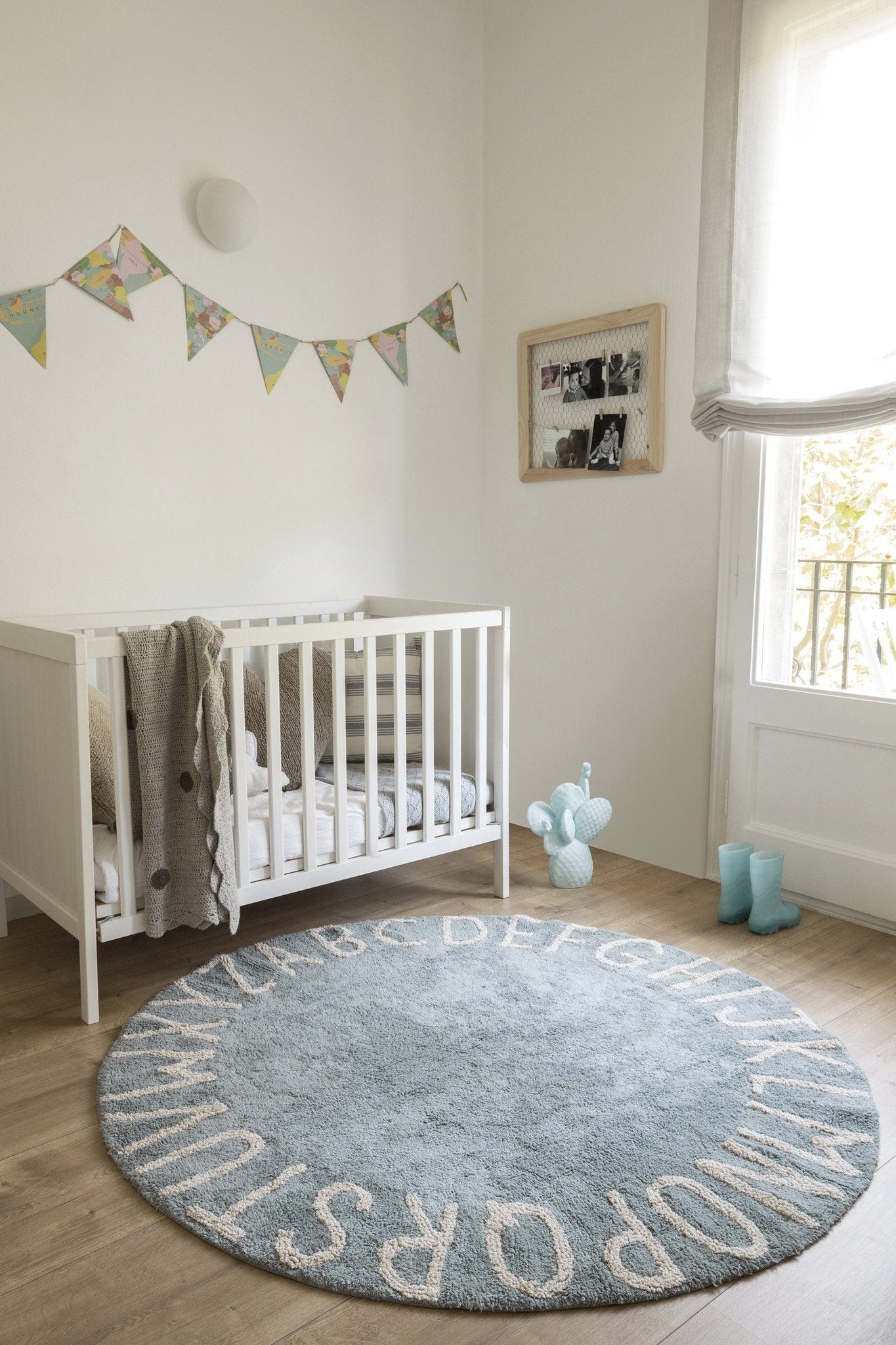 round rug nursery