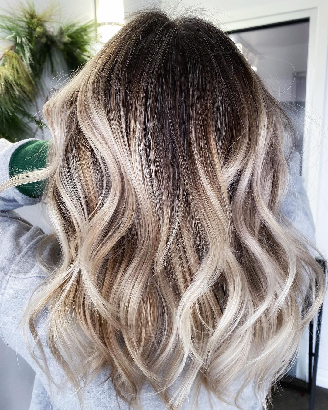 dark to blonde balayage