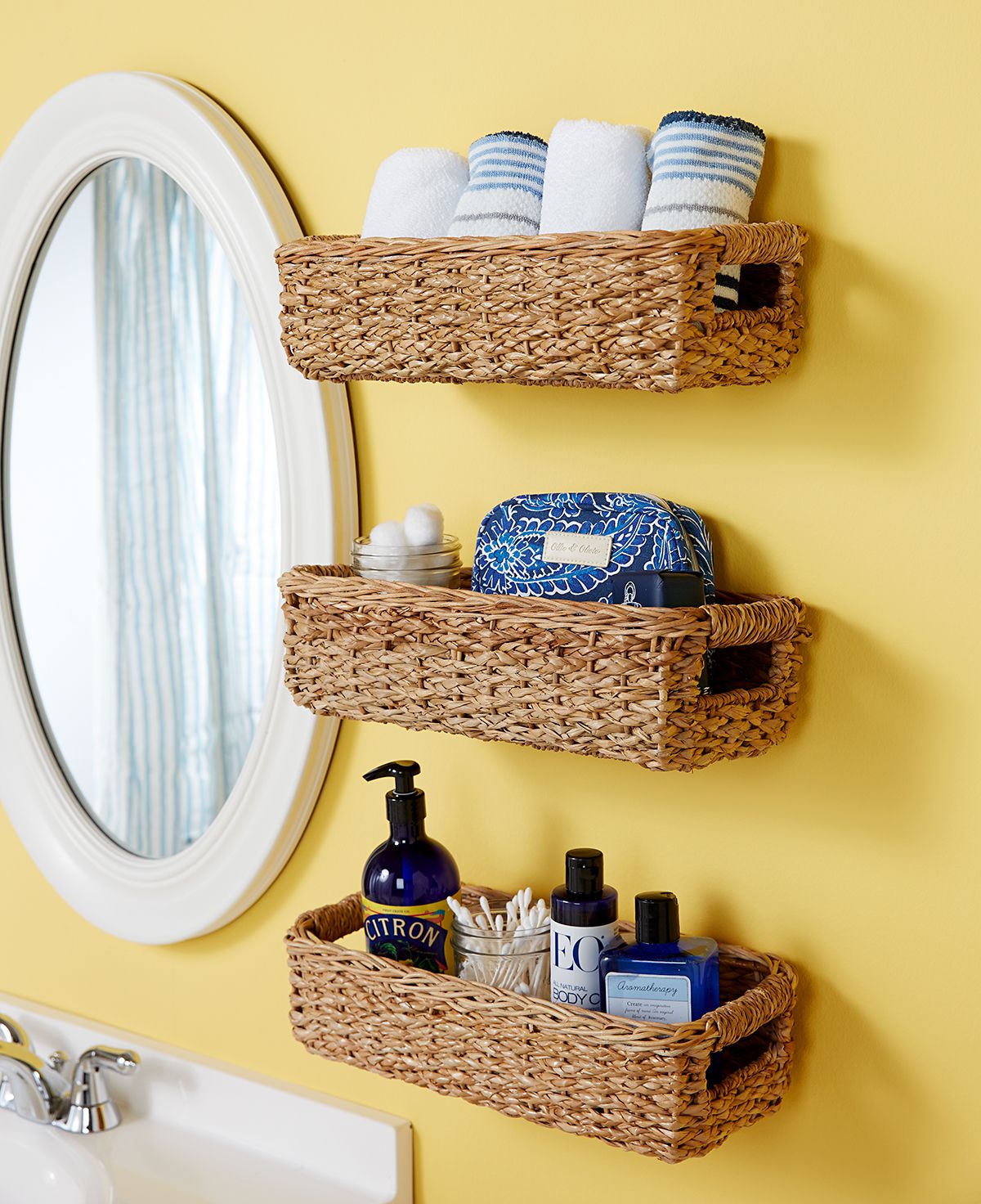 wall storage for towels