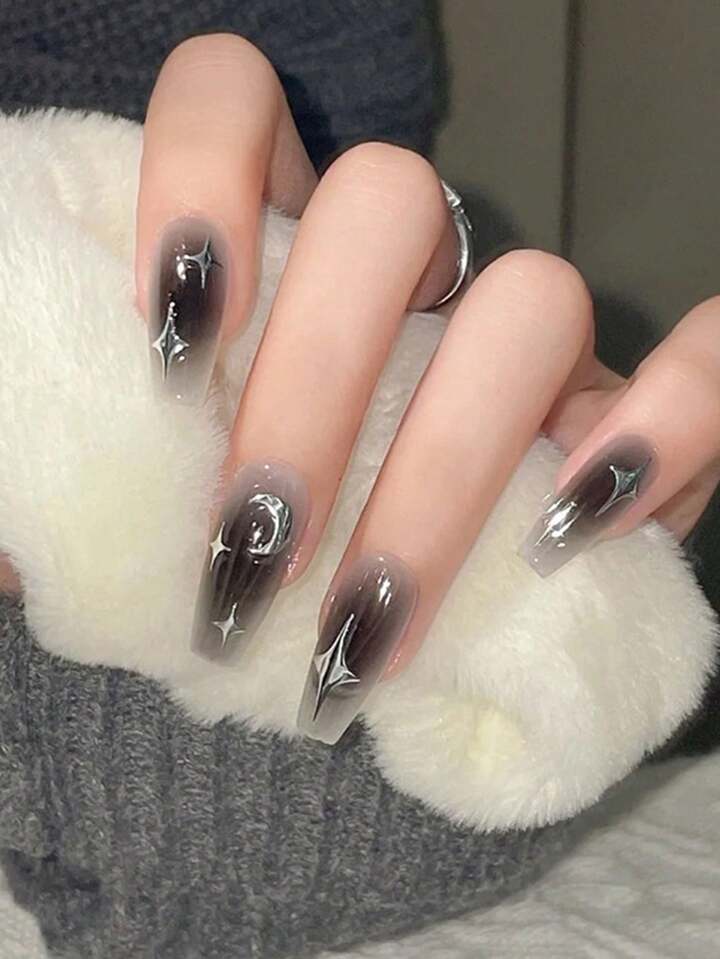 uñas negras con plata elegantes