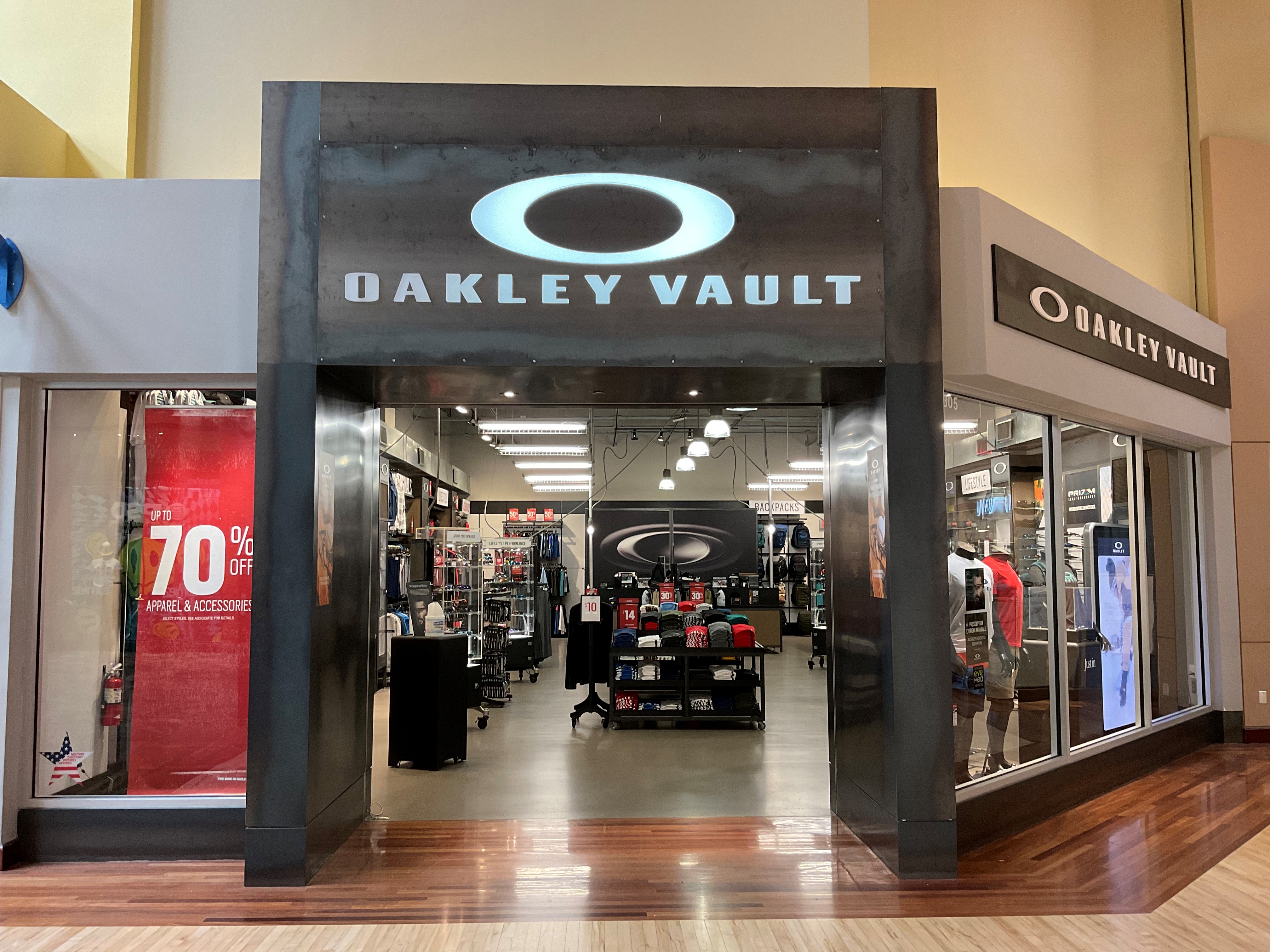 oakley vault store