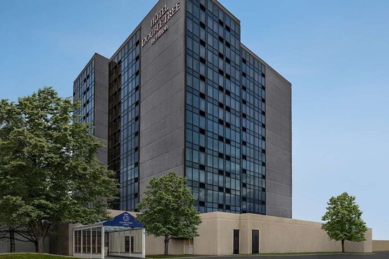 pointe claire hotels